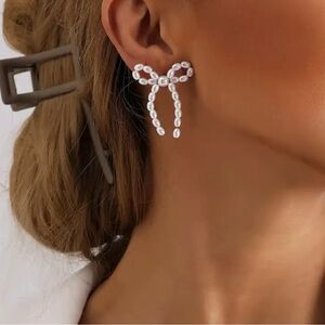 Elegant Pearl Bow Earrings